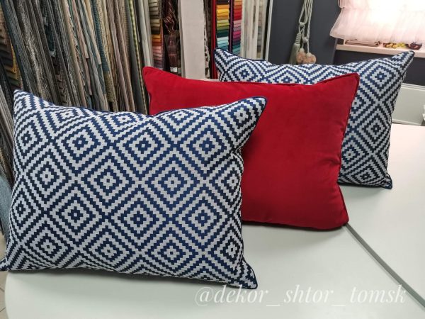 Стильные подушки с геометрией